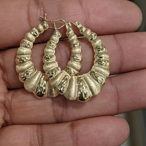 10kt real gold hoop earring